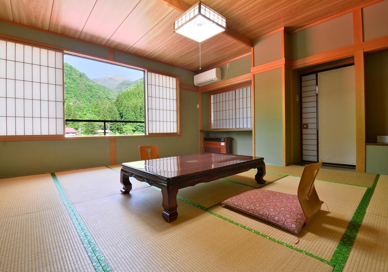 筋肉と自然と遊ぶ宿 田島館 Takayama  Exterior photo